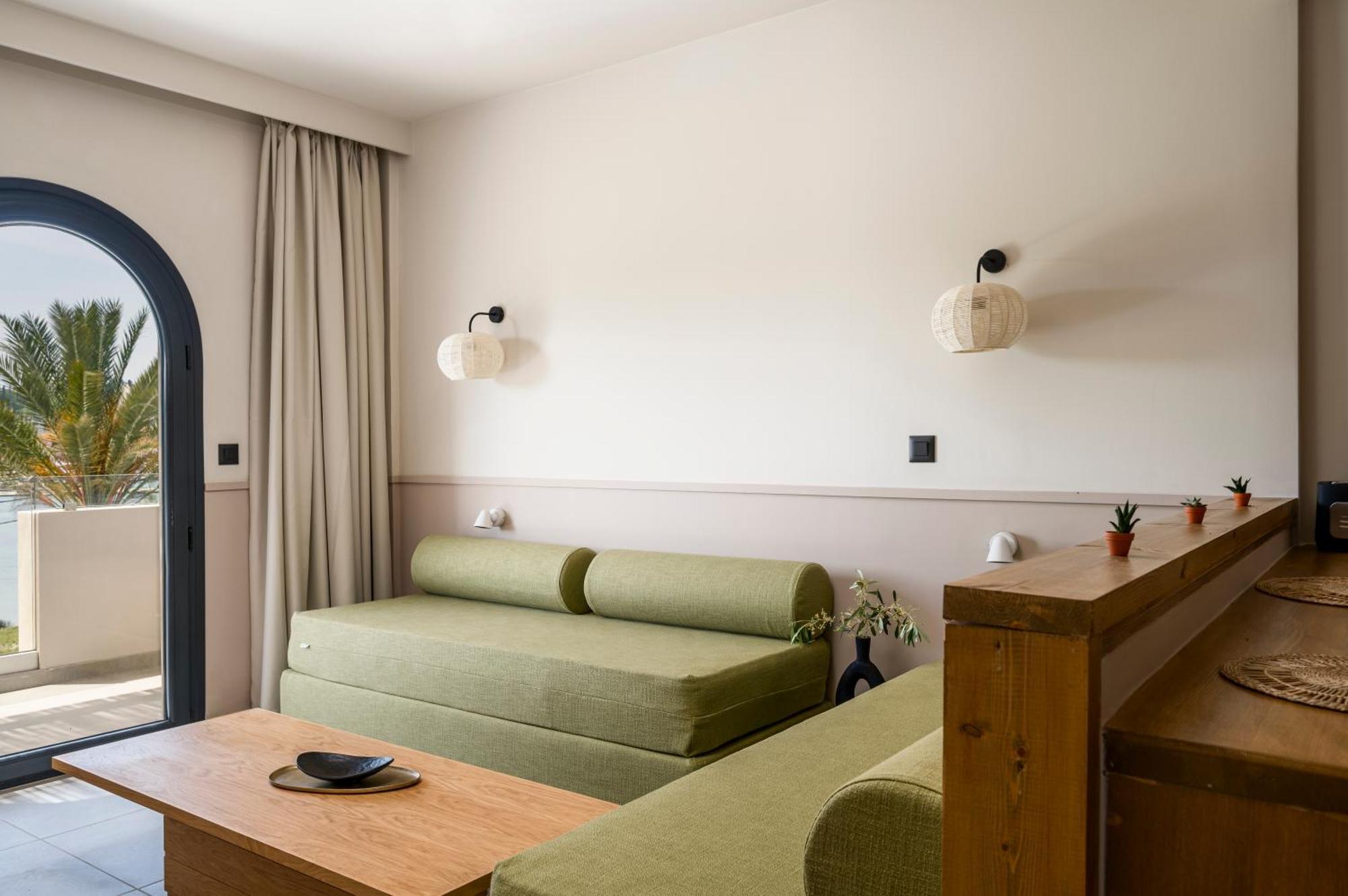 Loadstar Rooms & Suites 库托卡利恩 外观 照片